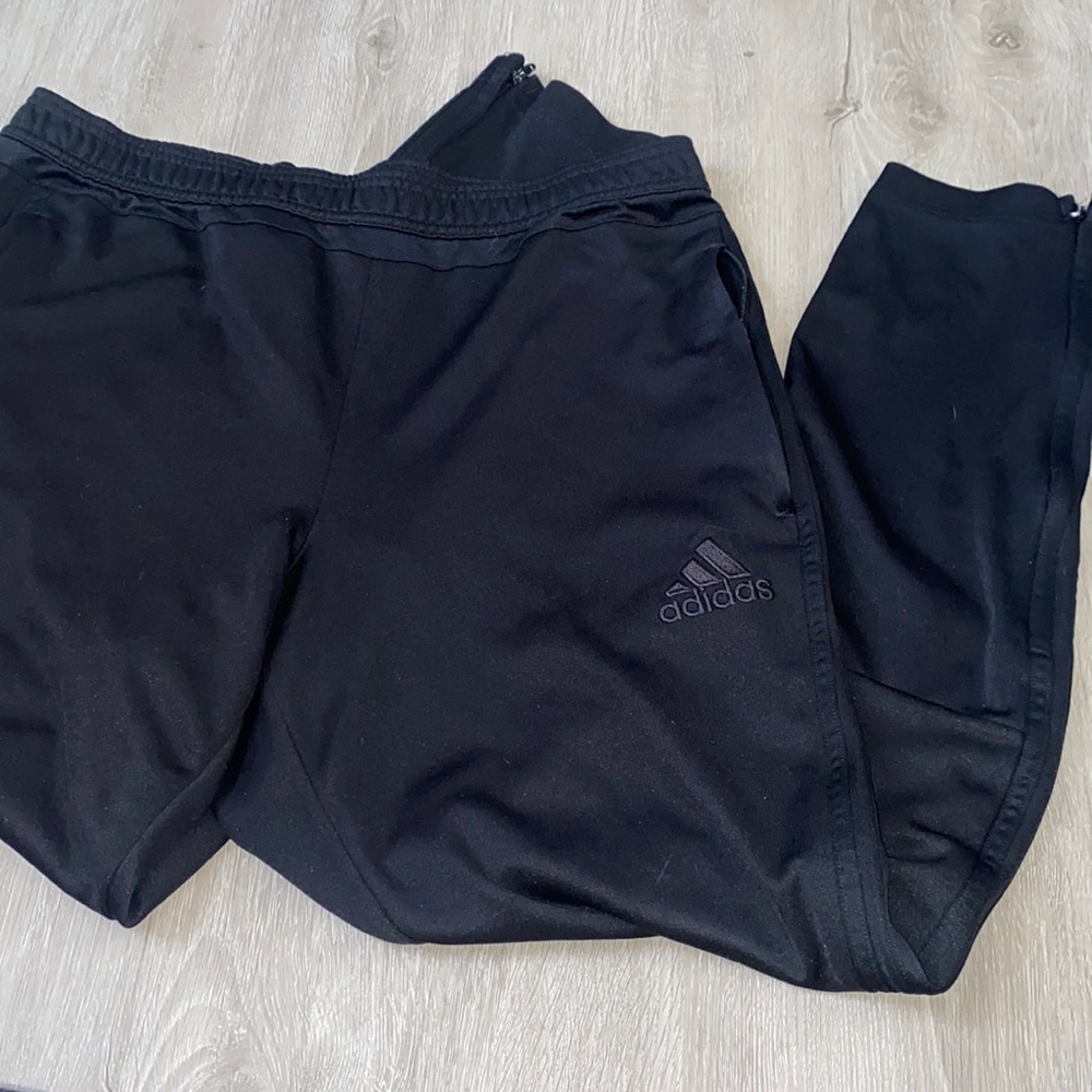 ALL BLACK ADIDAS JOGGERS